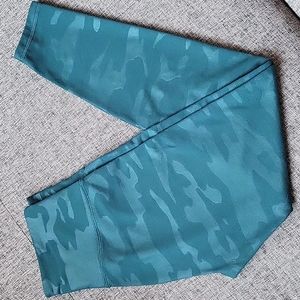 Elevate Camo Print Leggings